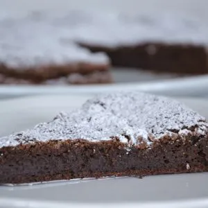 porzione di torta tenerina