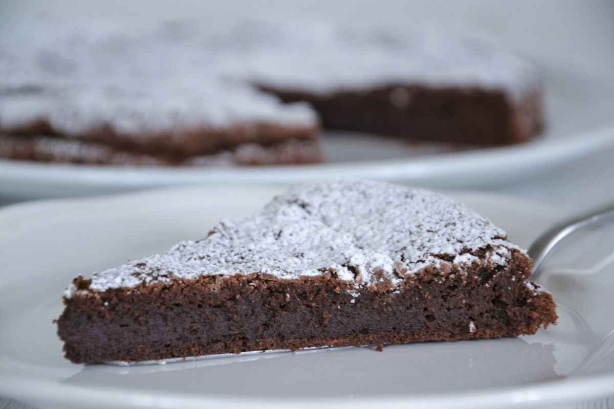 porzione di torta tenerina