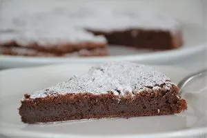 porzione di torta tenerina