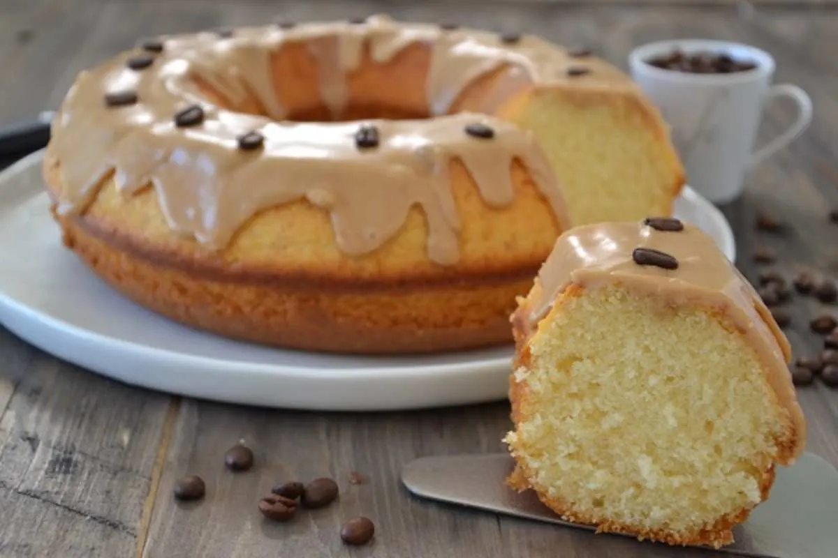 ricetta della ciambella al mascarpone con glassa al caffè