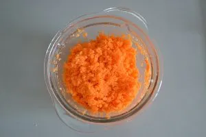 ingredienti della torta di carote e mandorle