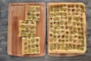 presentazione della schiacciata all'uva