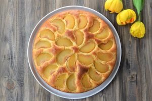 torta di ricotta e susine gialle presentazione