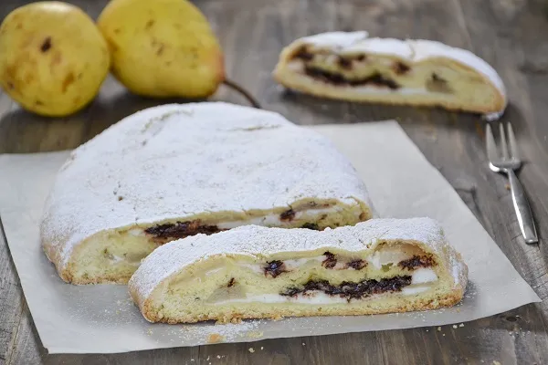 Dolce ricotta pere e cioccolato con ripieno cremoso e delicato