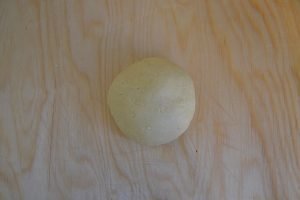 impasto del dolce con ricotta pere e cioccolato