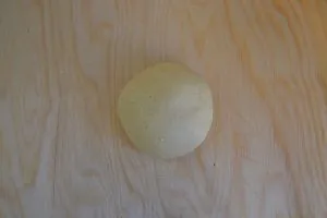 impasto del dolce con ricotta pere e cioccolato