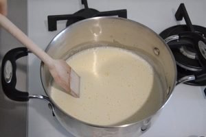 preparazione crema per le zeppole di san giuseppe al forno