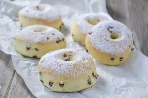 ciambelle al forno con gocce di cioccolato