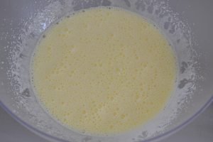 preparazione della ciambella alla melagrana