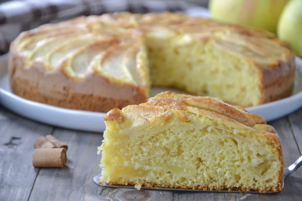 fetta di torta di mele soffice