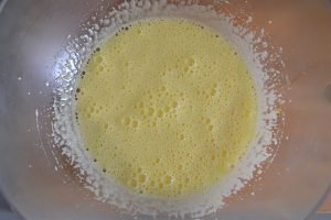 preparazione torta di castagne e amaretti