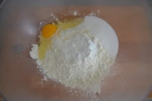 ricetta della sbriciolata alle mele con gocce di cioccolato