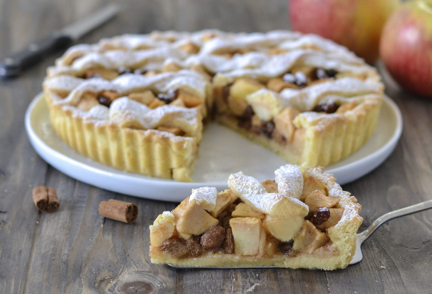 crostata di mele sfornata