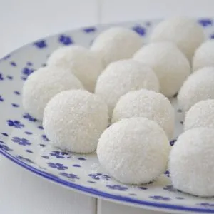 piatto di palline al cocco