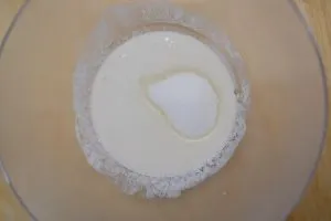 preparazione dei cornetti di pan brioche