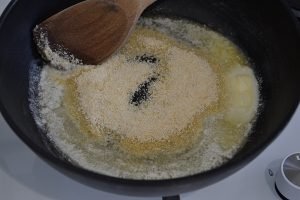 preparazione della crostata di mele