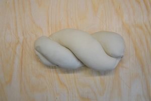treccia di pan brioche dolce