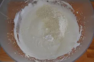 procedimento della torta di albumi