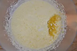 ricetta del plumcake al limone con buccia di limone