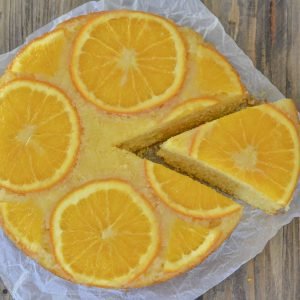 torta rovesciata all'arancia sfornata