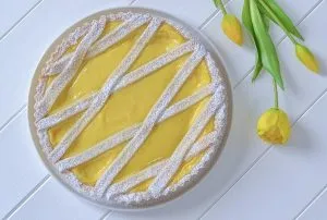 crostata al limone sfornata