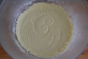 impasto per la ricetta della torta pere e noci