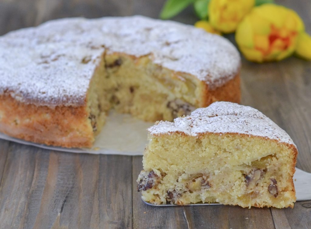 torta pere e noci con zucchero a velo