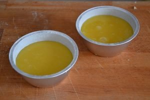 tortino al cioccolato bianco negli stampini da infornare