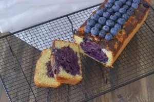 plumcake ai mirtilli sfornato