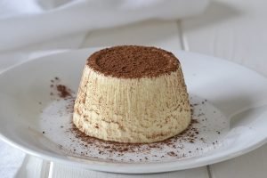 semifreddo al mascarpone con cacao servito