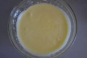 preparazione del ciambellone integrale senza burro