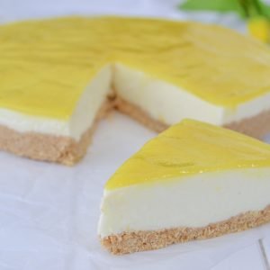 cheesecake all'ananas servita