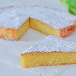 fetta di caprese al limone con zucchero