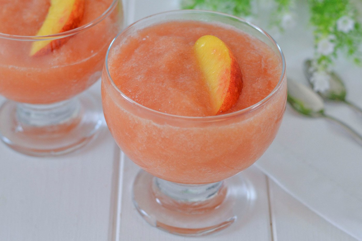 granita alla pesca servita