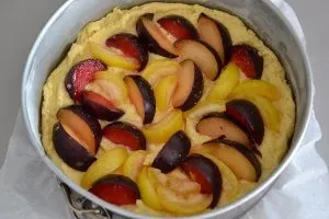 crostata morbida di susine da infornare