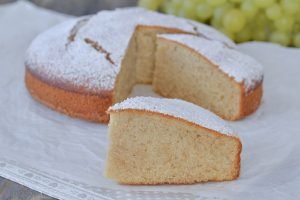 torta al succo d'uva bianca con zucchero a velo