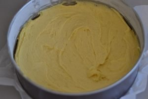 base per torta di mele e more