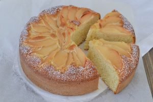 fette di torta di mele cotogne