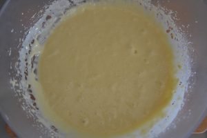 impasto per torta di mele cotogne