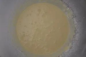 impasto per torta versata con confettura