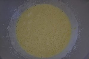 preparazione della ciambella della nonna