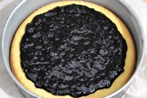 ricetta della torta versata con confettura