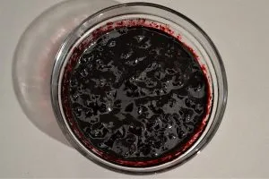 ripieno della torta versata con confettura