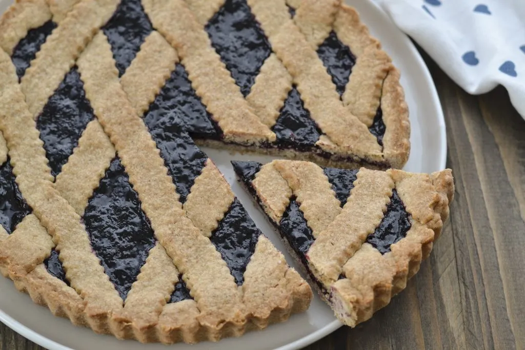 crostata di grano saraceno e mirtilli