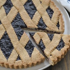 crostata di grano saraceno e mirtilli