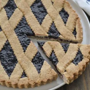 crostata di grano saraceno e mirtilli
