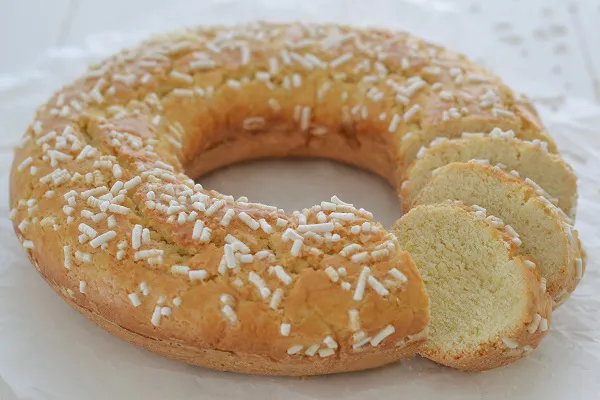 fette di ciambella ferrarese o brazadela