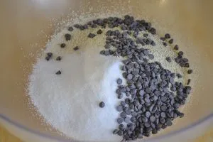 ingredienti per biscotti agli amaretti
