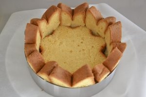 preparazione della charlotte di pandoro