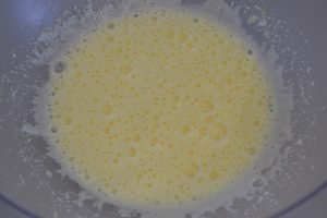 preparazione della torta di pandoro